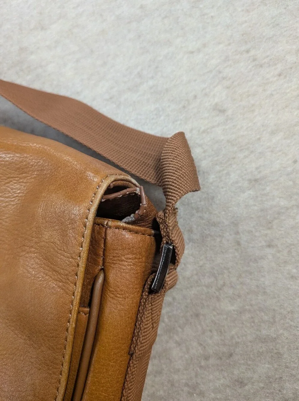 Kenneth Cole Leather Messenger Bag Briefcase Natural Tan Crossbody Work Laptop